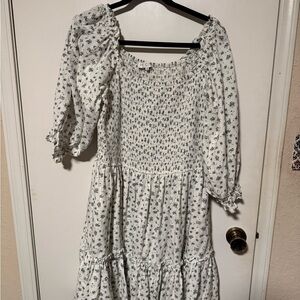 Ivy City Co White Floral Midi Dress